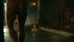 extant_GameOfThrones_3x04-KissedByFire_3576