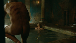 extant_GameOfThrones_3x04-KissedByFire_3577