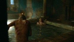 extant_GameOfThrones_3x04-KissedByFire_3582