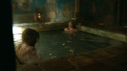 extant_GameOfThrones_3x04-KissedByFire_3585