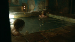 extant_GameOfThrones_3x04-KissedByFire_3587