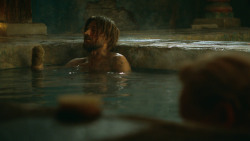 extant_GameOfThrones_3x04-KissedByFire_3594