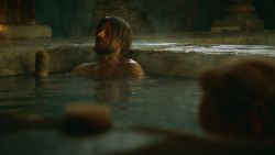 extant_GameOfThrones_3x04-KissedByFire_3595
