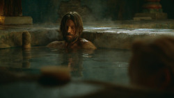 extant_GameOfThrones_3x04-KissedByFire_3617