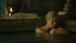 extant_GameOfThrones_3x04-KissedByFire_3620
