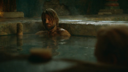 extant_GameOfThrones_3x04-KissedByFire_3627
