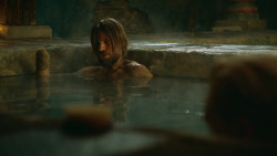 extant_GameOfThrones_3x04-KissedByFire_3628
