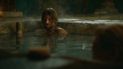 extant_GameOfThrones_3x04-KissedByFire_3636