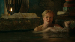 extant_GameOfThrones_3x04-KissedByFire_3637