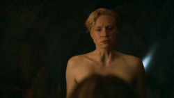 extant_GameOfThrones_3x04-KissedByFire_3640