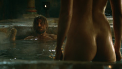 extant_GameOfThrones_3x04-KissedByFire_3643
