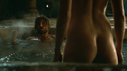 extant_GameOfThrones_3x04-KissedByFire_3646