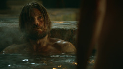 extant_GameOfThrones_3x04-KissedByFire_3650