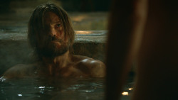 extant_GameOfThrones_3x04-KissedByFire_3652