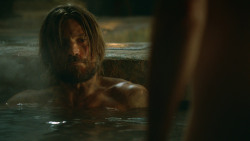extant_GameOfThrones_3x04-KissedByFire_3654