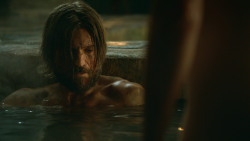 extant_GameOfThrones_3x04-KissedByFire_3659