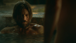 extant_GameOfThrones_3x04-KissedByFire_3661