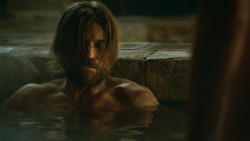 extant_GameOfThrones_3x04-KissedByFire_3683