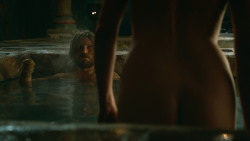 extant_GameOfThrones_3x04-KissedByFire_3696