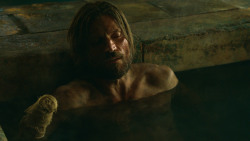 extant_GameOfThrones_3x04-KissedByFire_3730