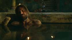 extant_GameOfThrones_3x04-KissedByFire_3779