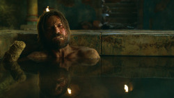 extant_GameOfThrones_3x04-KissedByFire_3781