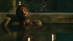extant_GameOfThrones_3x04-KissedByFire_3787