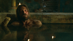 extant_GameOfThrones_3x04-KissedByFire_3788