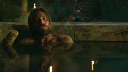 extant_GameOfThrones_3x04-KissedByFire_3789