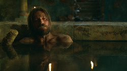 extant_GameOfThrones_3x04-KissedByFire_3790