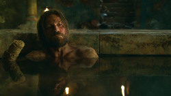 extant_GameOfThrones_3x04-KissedByFire_3791