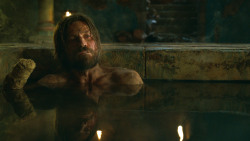 extant_GameOfThrones_3x04-KissedByFire_3792