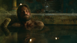 extant_GameOfThrones_3x04-KissedByFire_3794