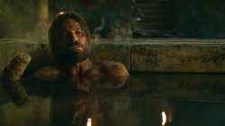extant_GameOfThrones_3x04-KissedByFire_3798
