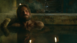 extant_GameOfThrones_3x04-KissedByFire_3800