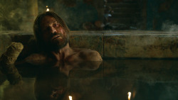 extant_GameOfThrones_3x04-KissedByFire_3807