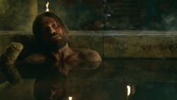 extant_GameOfThrones_3x04-KissedByFire_3808