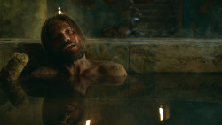 extant_GameOfThrones_3x04-KissedByFire_3809