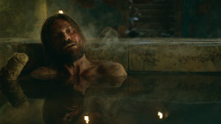 extant_GameOfThrones_3x04-KissedByFire_3811