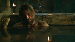 extant_GameOfThrones_3x04-KissedByFire_3822