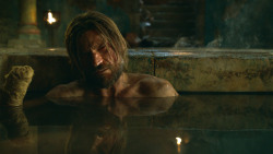 extant_GameOfThrones_3x04-KissedByFire_3834