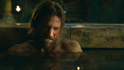 extant_GameOfThrones_3x04-KissedByFire_4038