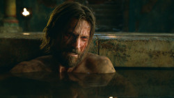 extant_GameOfThrones_3x04-KissedByFire_4042