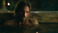 extant_GameOfThrones_3x04-KissedByFire_4055