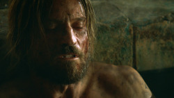 extant_GameOfThrones_3x04-KissedByFire_4111