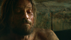 extant_GameOfThrones_3x04-KissedByFire_4121