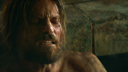 extant_GameOfThrones_3x04-KissedByFire_4124