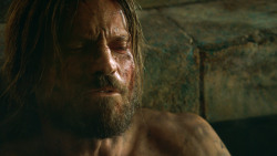 extant_GameOfThrones_3x04-KissedByFire_4125