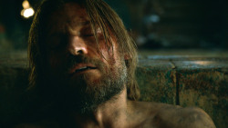 extant_GameOfThrones_3x04-KissedByFire_4140