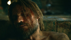 extant_GameOfThrones_3x04-KissedByFire_4165